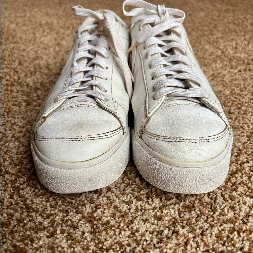 Nike White Low-Top Sneakers - Picture 5 of 8